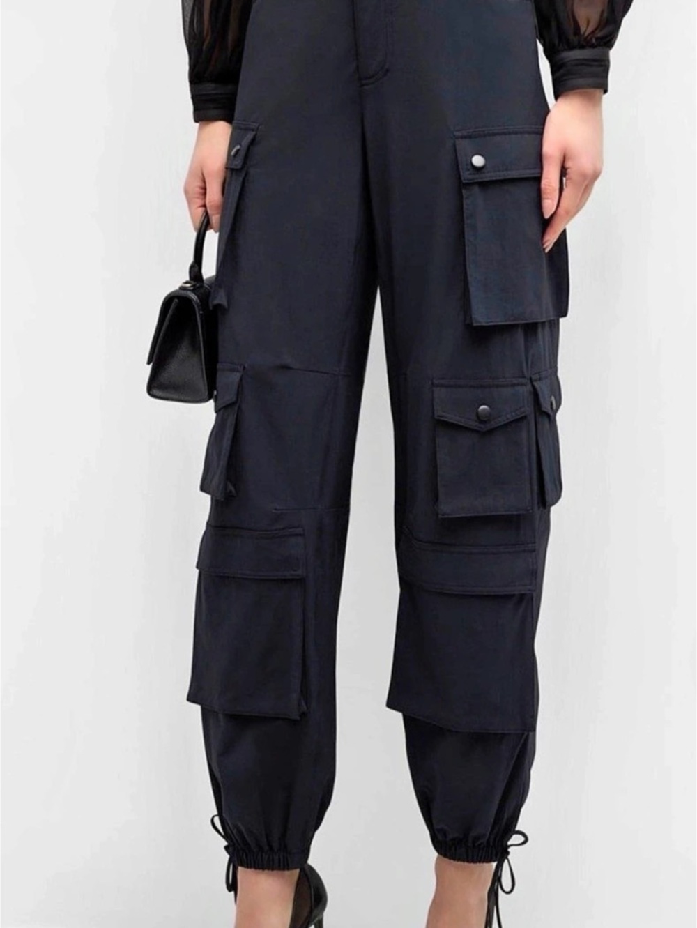 Alice and olivia Women's Olympia Black Cargo Jogger Pants